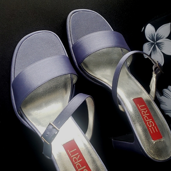 Espriit Satin Heels - Picture 11 of 12